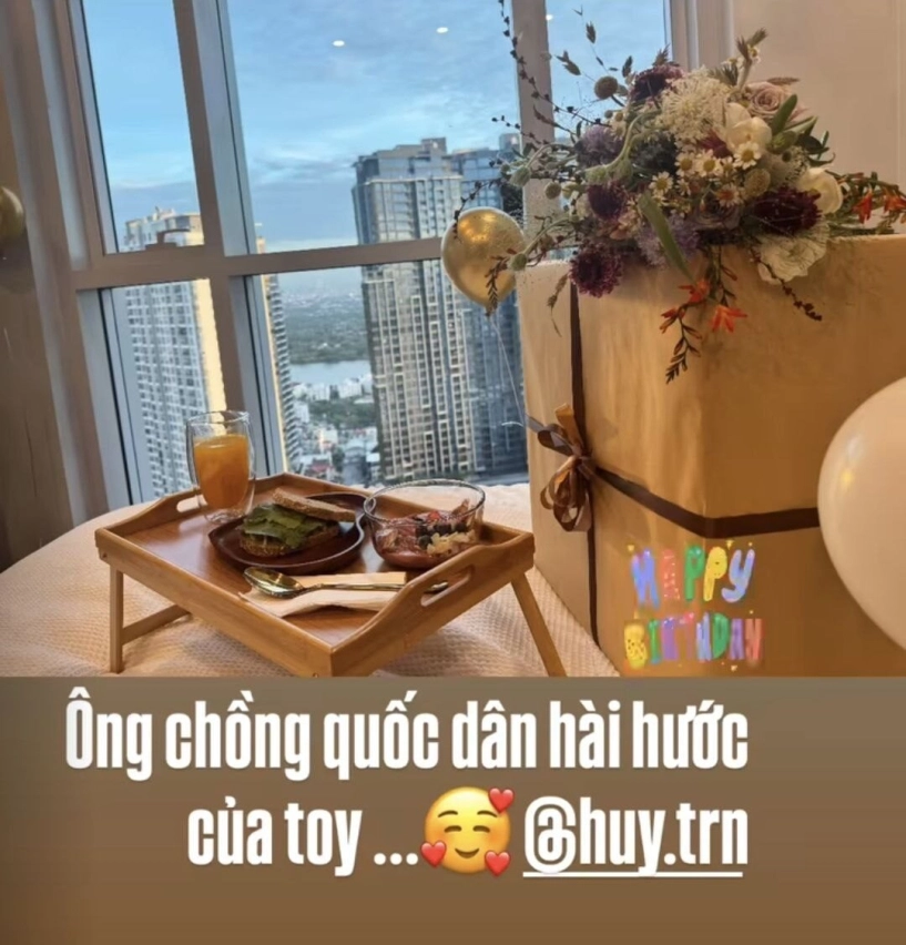 hồng hài nhi từng nặng gần 100kg của ngô thanh vân thân thiết với mẹ vợ quyền lực chiều vợ hơn 11 tuổi như em bé - 4