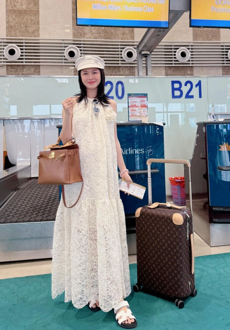 Hot girl lấy nam ca sĩ nổi tiếng 40 tuổi da dẻ như em bé ở biệt thự 2 triệu đô túi hiệu bày la liệt như chơi đồ hàng - 8