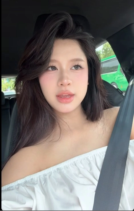 hot girl tạp hóa hàn hằng tái xuất với diện mạo lạ sau khi lấy chồng - 1