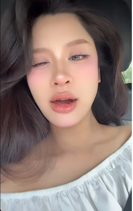 hot girl tạp hóa hàn hằng tái xuất với diện mạo lạ sau khi lấy chồng - 4