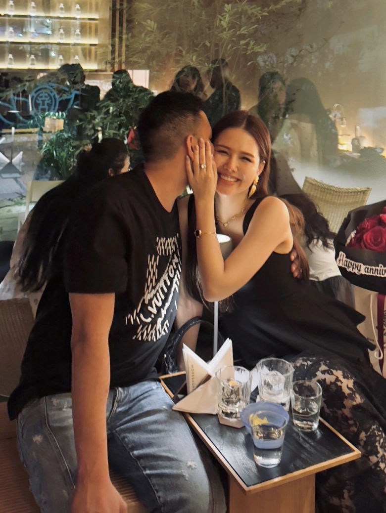 Hot girl việt là phu nhân tập đoàn nghìn tỷ vác túi trăm triệu xuất ngoại như đi chợ vóc dáng mẹ hai con gây sốt - 1
