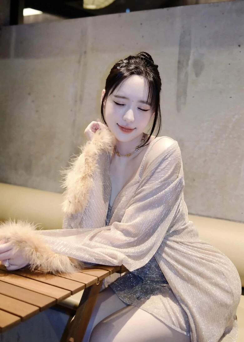 Hot girl việt làm vợ thiếu gia u35 vẫn có gương mặt như nữ sinh ảnh quá khứ năm 18 tuổi như dân chơi - 7