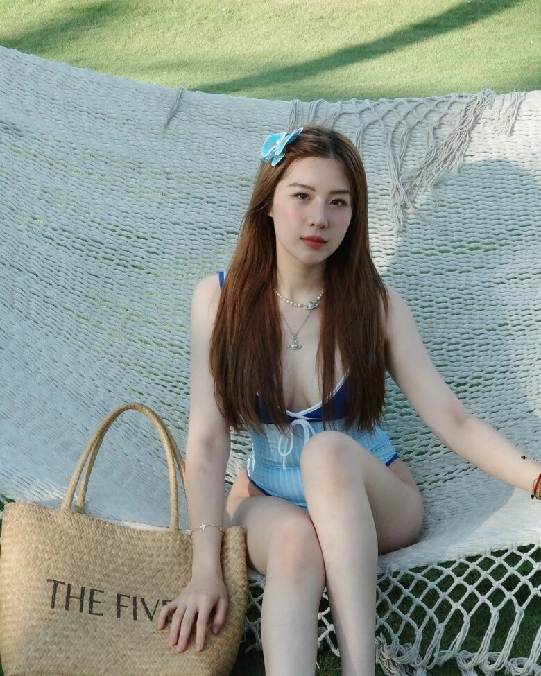 Hot girl yêu nam ca sĩ việt từ khi học lớp 9 sắc vóc nóng bỏng mặc sành điệu khó ai bằng - 2
