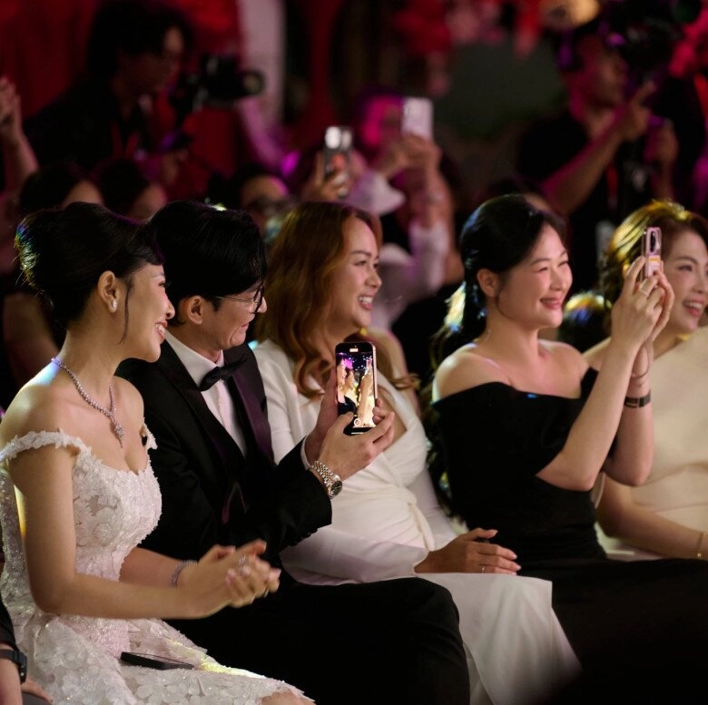 Huy khánh đăng ảnh mạc anh thư kèm tuyên bố mối quan hệ vẫn si mê người xưa được khuyên cua lại vợ cũ - 2