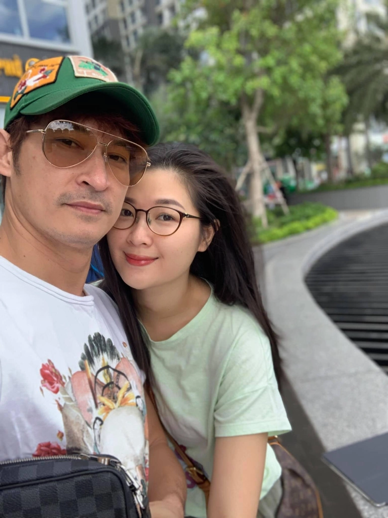 Huy khánh bất ngờ công khai có bạn gái mới hậu ly hôn mạc anh thư dân tình ồ ạt chúc mừng - 1