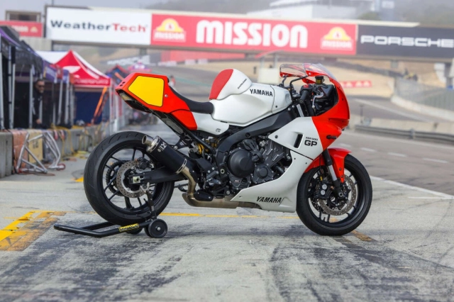 Huyền thoại rainey cầm lái chiếc yamaha xsr900 gp được trang bị y-amt - 3