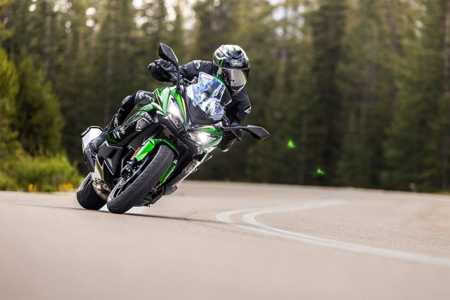 Kawasaki ninja 1100sx và versys 1100 cặp đôi máy bay mặt đất dành cho anh em đam mê touring - 2