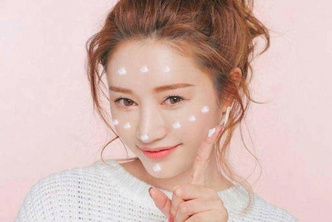 Kem chống nắng bôi xong chỉ muốn trốn trong nhà vì mặt mốc trắng lại vón cục học nhanh 5 bí quyết này lấy lại sự tự tin - 3