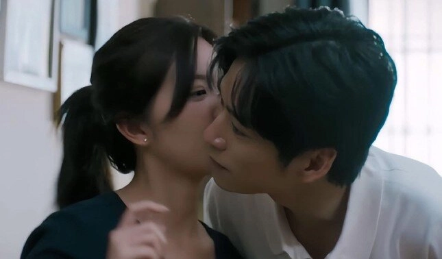 Kết thúc phim cha tôi người ở lại xúc động chuyện tình 4 cặp đôi trần nghĩa mong khán giả không định kiến - 7