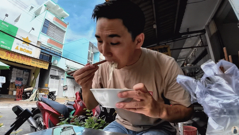 Khách nhật lần đầu thử món lạ ở bến tre khen dễ ăn hơn bún thịt nướng - 3
