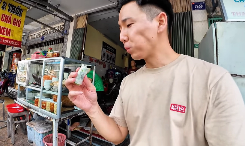 Khách nhật lần đầu thử món lạ ở bến tre khen dễ ăn hơn bún thịt nướng - 8