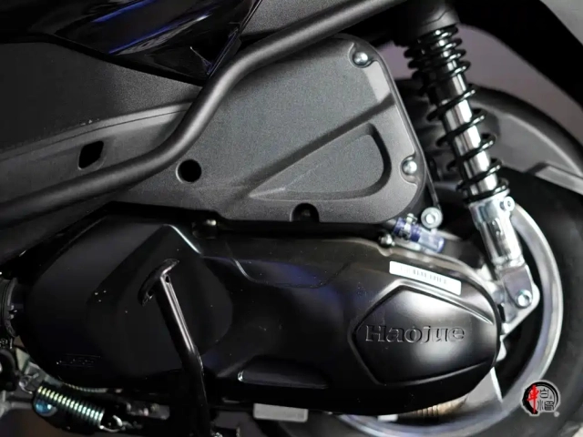 Khám phá nfr125 đến từ đối tác nhà suzuki mẫu xe ga lập dị nhưng đầy thú vị - 5