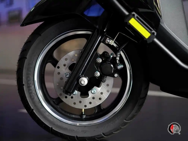 Khám phá nfr125 đến từ đối tác nhà suzuki mẫu xe ga lập dị nhưng đầy thú vị - 7