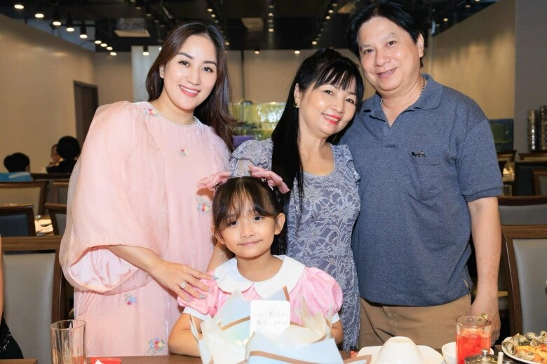 Khánh thi bật khóc vì món quà của phan hiển hưởng trái ngọt từ ngày có danh phận được bố chồng khoe khắp nơi - 11