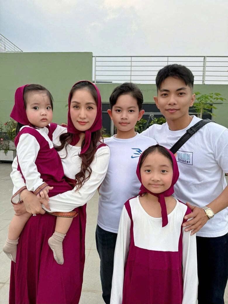 Khánh thi và phan hiển nổi đóa vì các con bị bôi nhọ phẫn nộ bởi trẻ con cũng không tha - 3