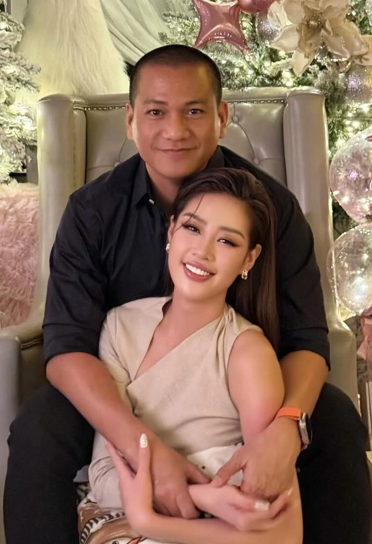 Khánh vân bị nói ồn như cái chợ trái ngược với giọng trầm của ông xã chồng hơn 17 tuổi răm rắp nghe lời vợ - 3