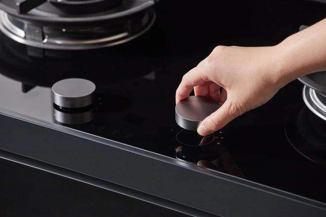 Khi giảm nhỏ lửa trên bếp gas bạn nên vặn núm theo hướng nào 90 người dùng đang làm sai - 2