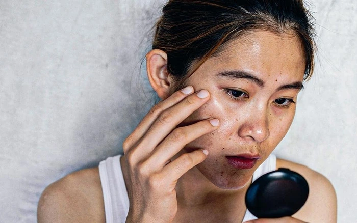 Khi thoa kem chống nắng có nên vỗ kem vào da và dặm đều không biết điều này giúp bạn không phá hủy collagen - 5