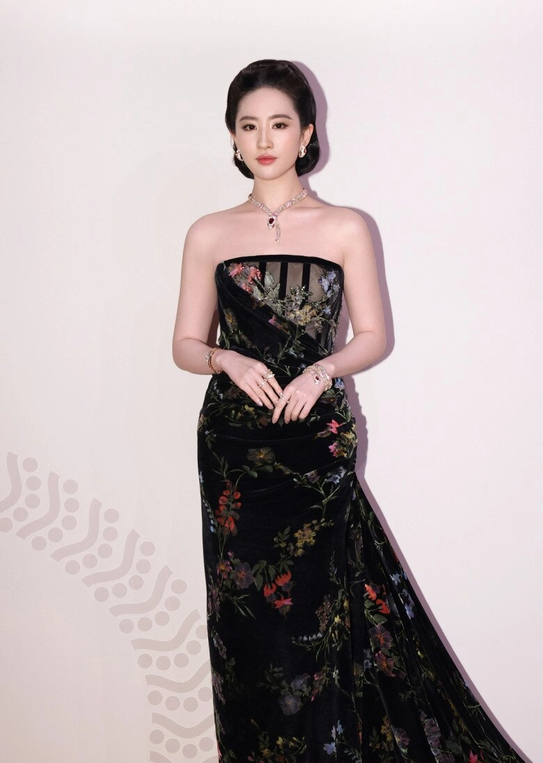 Khoảnh khắc nổi nhất mxh nữ hoàng vbiz đọ sắc với công chúa và thần tiên tỷ tỷ nhưng ai đẹp chấn động hơn - 7