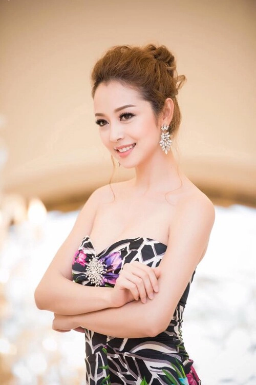 Không còn lo tóc búi sẽ làm lộ khuyết điểm chị em tham khảo ngay các kiểu tóc búi phù hợp khuôn mặt - 1