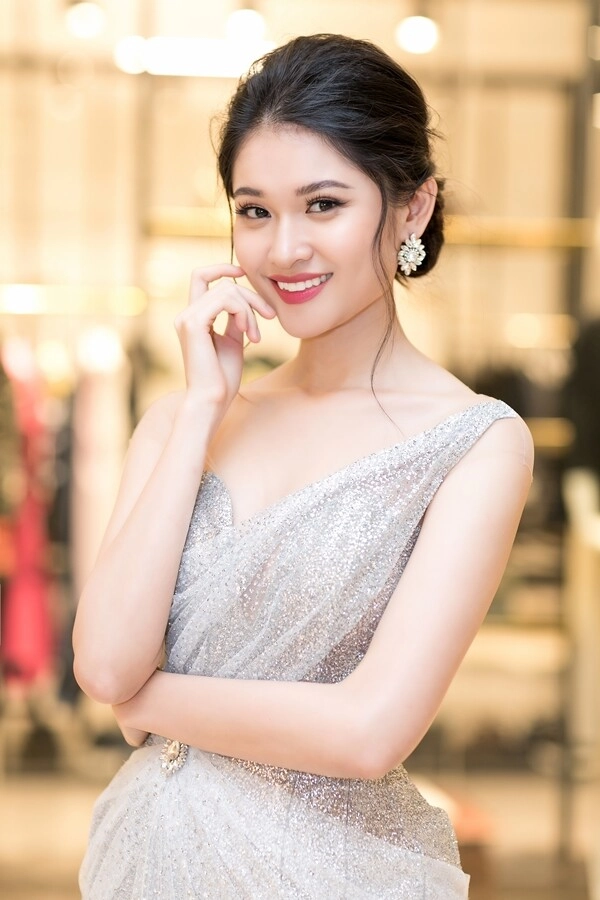 Không còn lo tóc búi sẽ làm lộ khuyết điểm chị em tham khảo ngay các kiểu tóc búi phù hợp khuôn mặt - 6