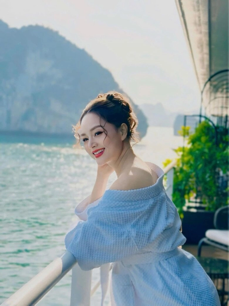 Không cùng huyết thống hai nữ nghệ sĩ này lại có nhan sắc hao hao nhau như chị em một nhà - 6