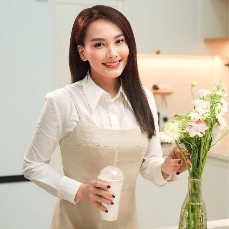 Không cùng huyết thống hai nữ nghệ sĩ này lại có nhan sắc hao hao nhau như chị em một nhà - 7