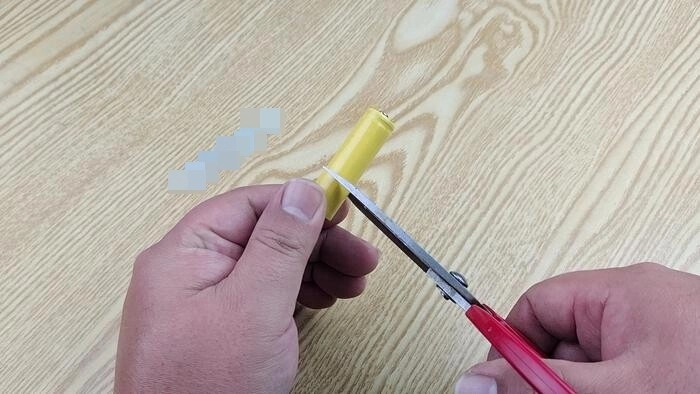 Không ngờ pin cũ lại có nhiều tác dụng đến vậy thật tiếc vì bao lâu nay tôi vứt nó - 3