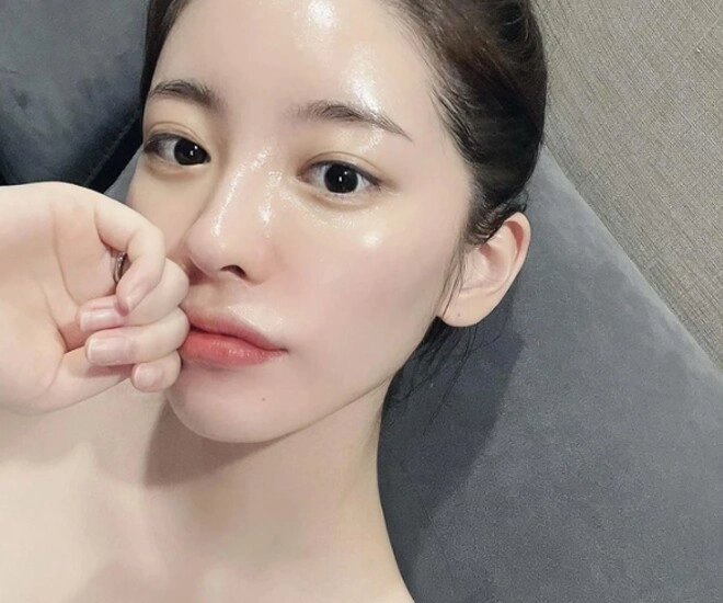 Không phải chống nắng các chuyên gia cho biết hầu hết người có làn da đẹp nhẵn thín đều có thói quen này - 1
