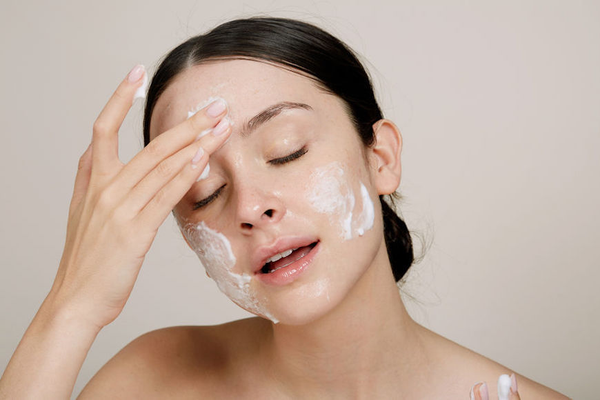 Không phải chống nắng các chuyên gia cho biết hầu hết người có làn da đẹp nhẵn thín đều có thói quen này - 6