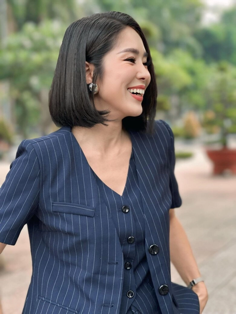 Không phải lần đầu cắt tóc nhưng đến tận bây giờ lê phương mới được khen sang như song hye kyo nhờ một thay đổi - 8