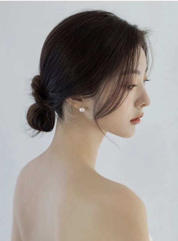 Kiểu tóc búi dễ làm giúp chị em trông sang chảnh như gái hàn đi làm hay đi chơi đều có thể áp dụng - 3