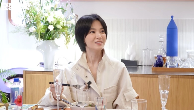 Kiểu tóc mới của song hye kyo gây tranh cãi chị em sợ mắc lỗi thử sang 5 kiểu tóc ngắn không kén mặt này - 1