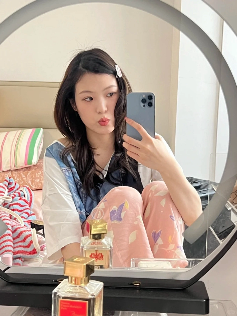 Kiểu tóc tưởng chừng đã lỗi thời đang rục rịch trở lại chị em lưu ngay công thức để mái chéo đẹp như kim ji won - 10