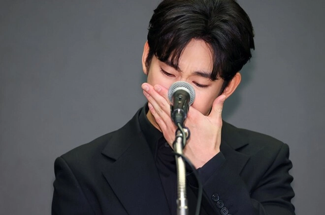 Kim soo hyun khóc suốt gần 1 tiếng họp báo về scandal tình ái tuyên bố kiện ngược đòi bồi thường 208 tỷ - 7