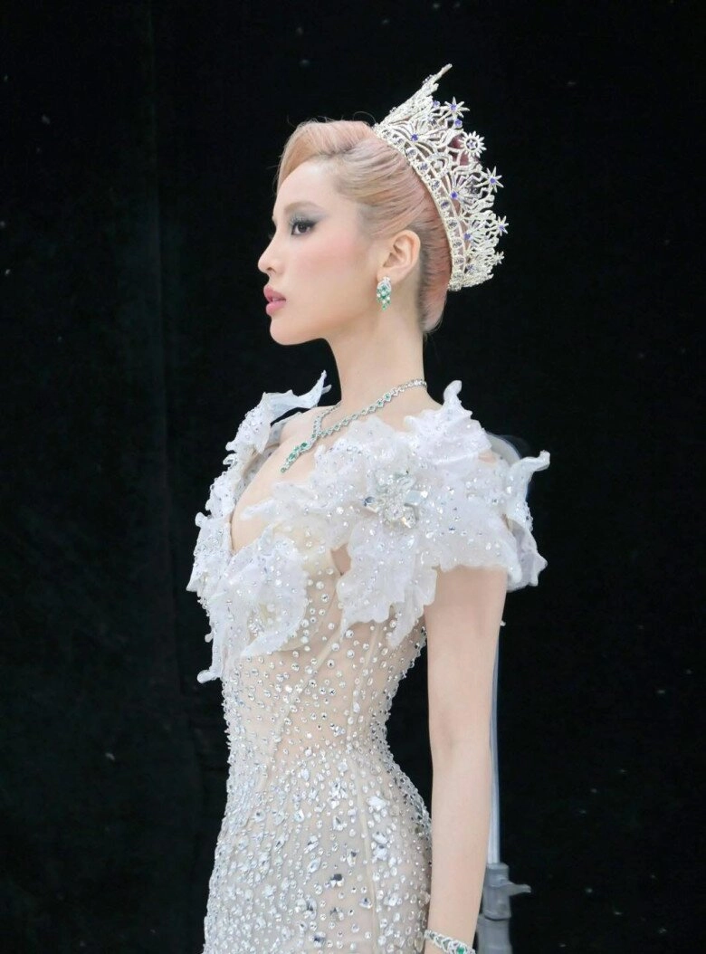 Kỳ duyên đọ sắc cùng miss universe 2024 visual ra sao mà cư dân mạng nhận xét cứ lúc quan trọng lại xu - 7