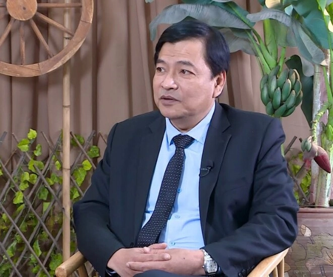 Kỳ lạ vua hề chèo 2 lần cưới mẹ đơn thân thương con riêng của vợ đến mức ghen với người bố đẻ - 7
