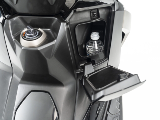 Kymco gt 350i 2024 khẳng định vẻ đẹp đẳng cấp xứng tầm với đấng mày râu - 12