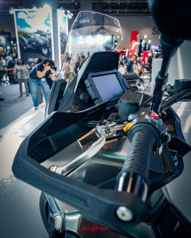 Kymco ra mắt đối thủ của honda adv350 với giá sau quy đổi khoảng 159 triệu đồng - 5