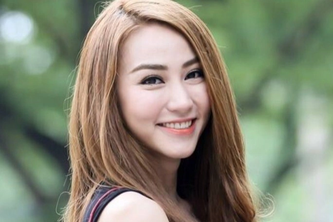 Lạ lùng chuyện người đẹp không đăng quang cuộc thi hoa hậu nào vẫn đại diện việt nam xuất khẩu thi quốc tế - 4