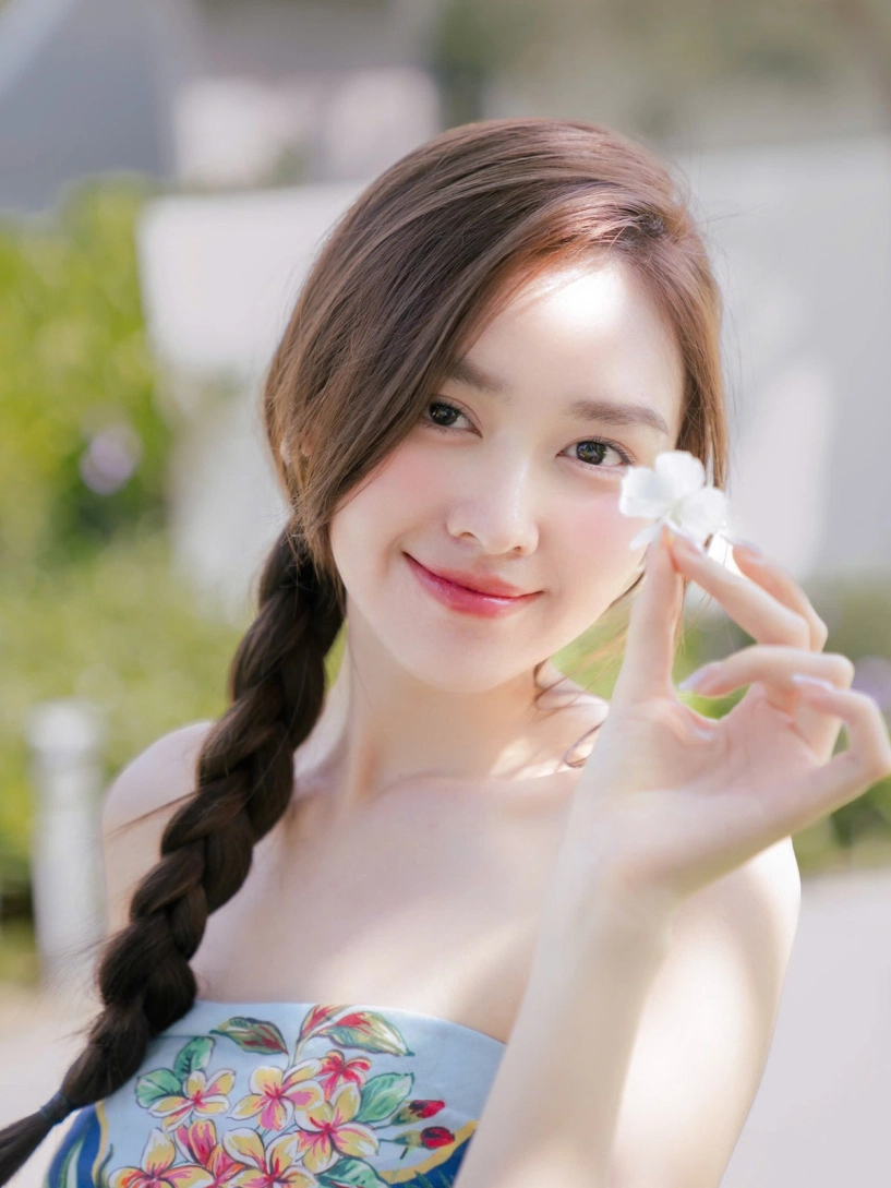 Làm mẹ trẻ nhất showbiz tường san đẹp rực rỡ như nàng thơ - 8