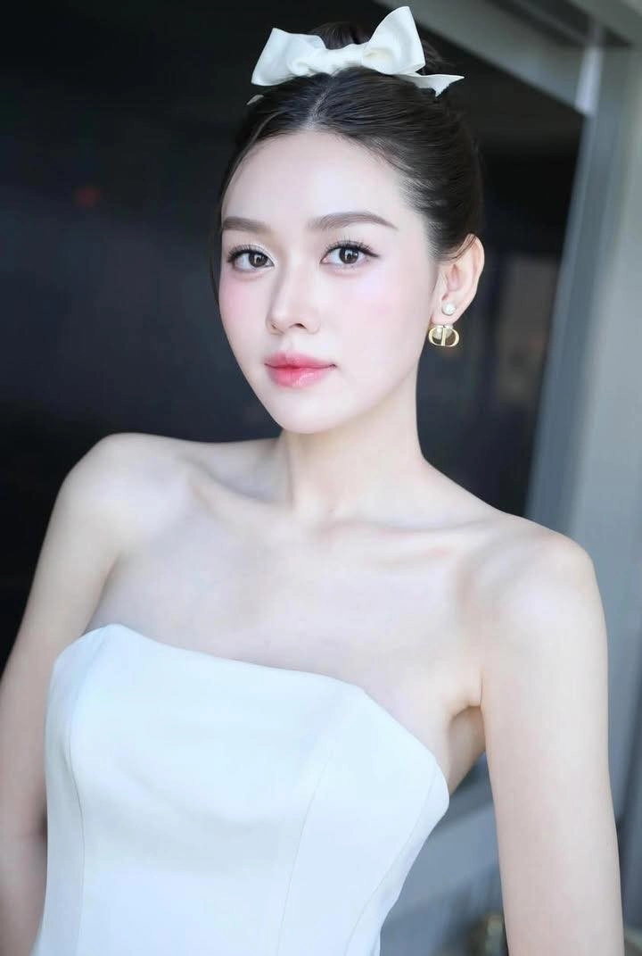 Làm mẹ trẻ nhất showbiz tường san đẹp rực rỡ như nàng thơ - 11