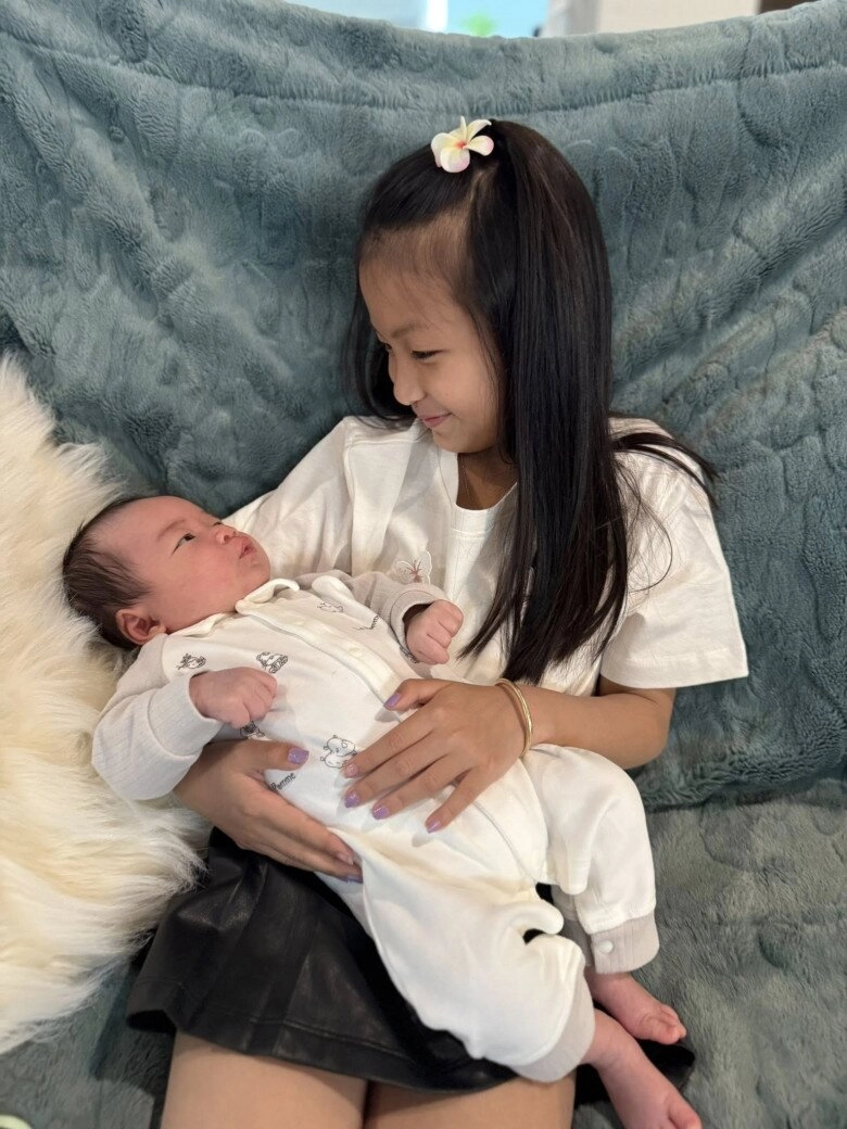 Lam trường dọn mâm đầy tháng hoành tráng ở mỹ cho con thứ 3 khoe diện mạo quý tử khôi ngô từ bé - 6