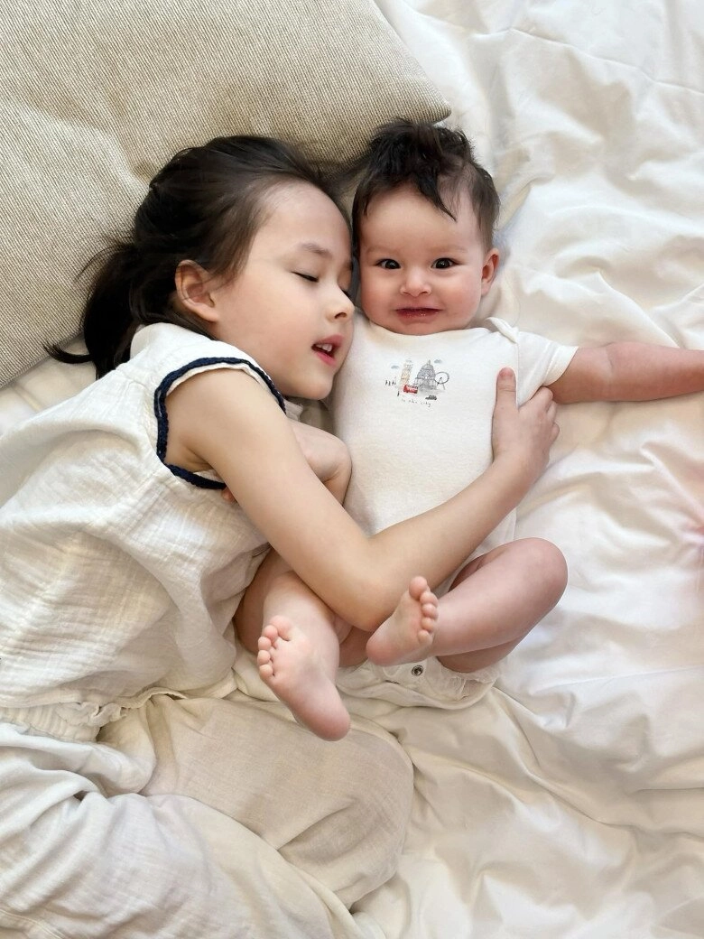 Lan phương khoe con gái lai tây 12 tháng đã phát âm tiếng việt từ đầu tiên biết nói khiến mẹ dở khóc dở cười - 10