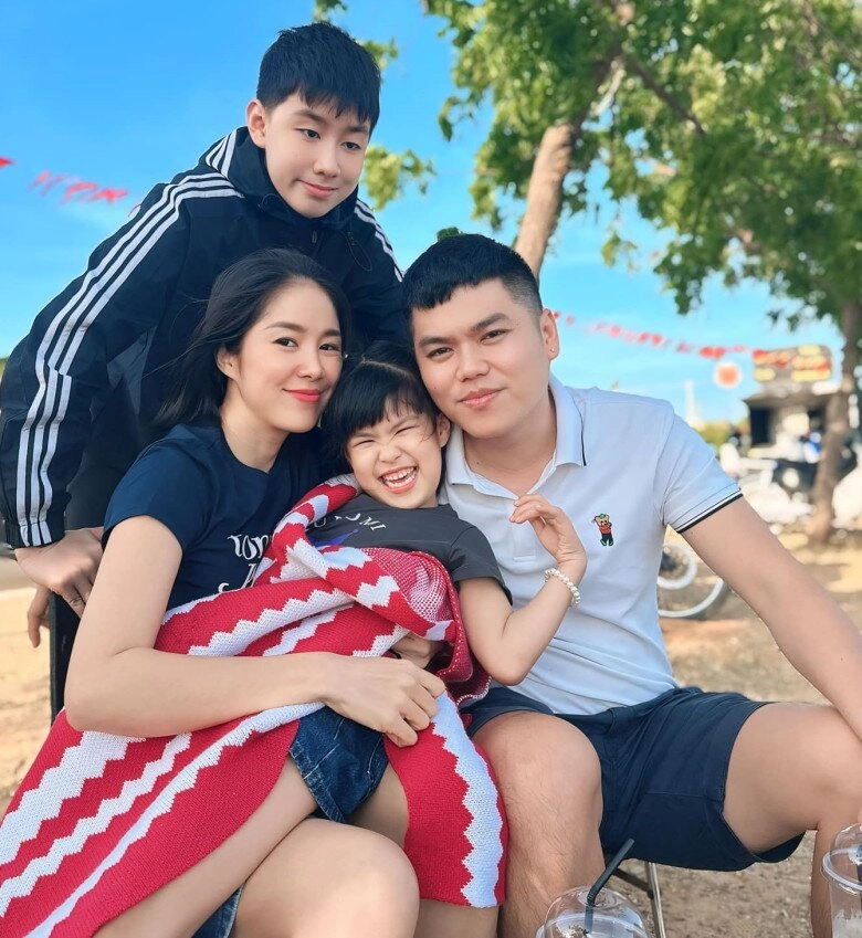 Lê phương hỏi chồng trẻ trung kiên rằng không yêu em thì yêu ai lên tiếng về tin đồn bỏ về nhà mẹ đẻ - 6