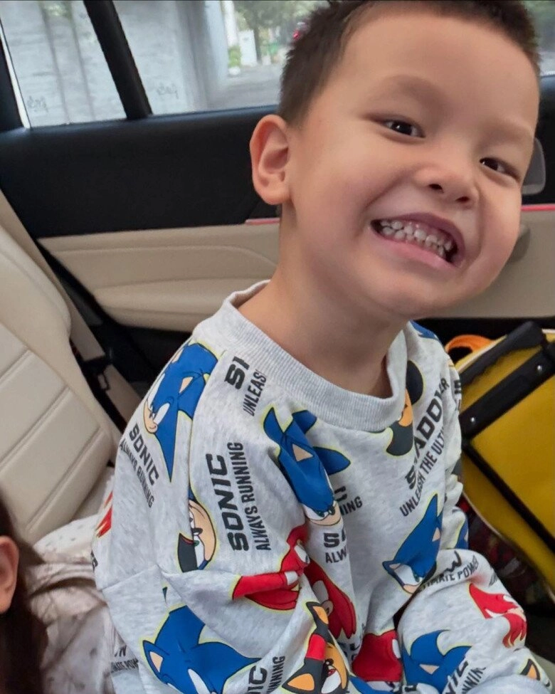 Leon bị hồ ngọc hà bắt đọc kinh sám hối mỗi lúc chưa ngoan dân mạng nhận xét kém hơn chị lisa nhiều - 6