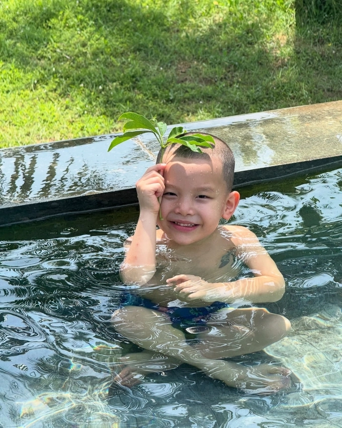 Lisa - leon nhà hồ ngọc hà đối lập tính cách ở tuổi lên 6 - 4