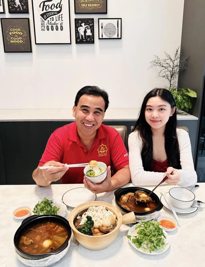 Lọ lem có bằng lái ô tô sau 18 năm được quyền linh đưa đón múa trên ghế lái hút gần 5 triệu lượt xem - 5