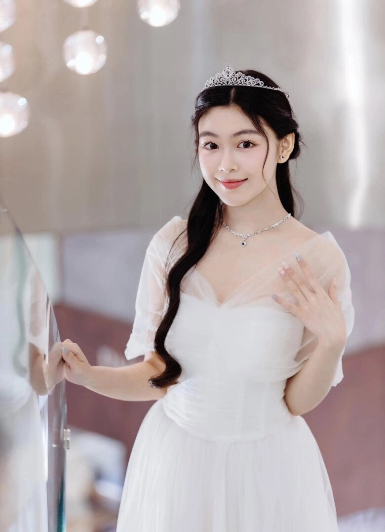 Lọ lem con gái quyền linh gây thương nhớ khi khoe nhan sắc trong trẻo như bạch nguyệt quang đôi môi tều trông khác lạ - 12