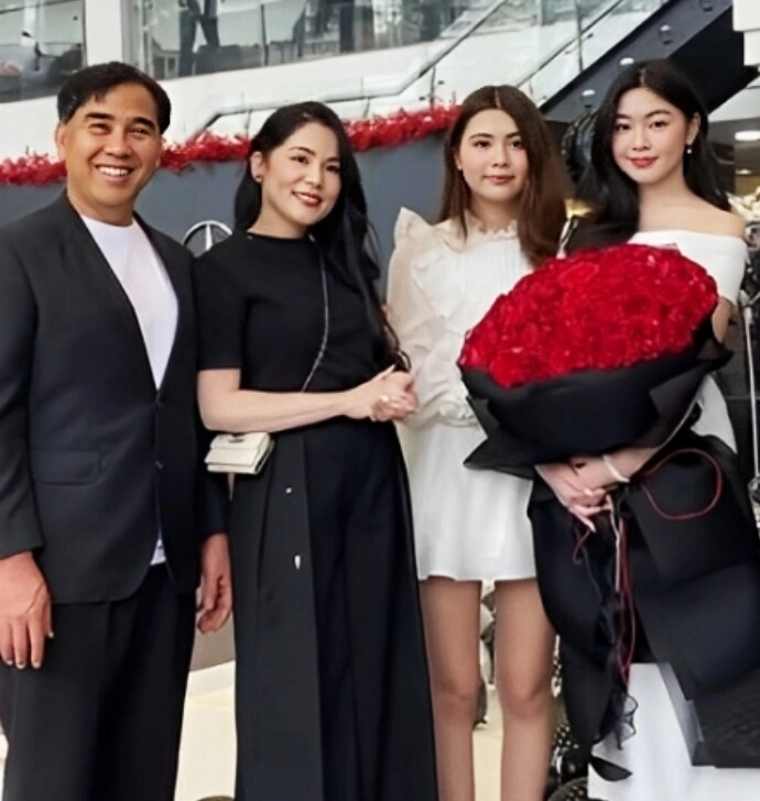 Lọ lem nhà mc quyền linh tậu xe sang giá chục tỷ ở tuổi 19 nói rõ số tiền mua xe từ đâu mà có - 2